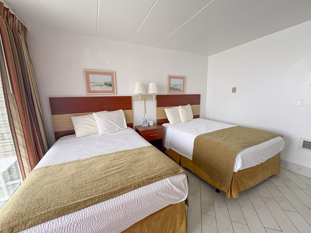 Motel Room - 2 Double Beds